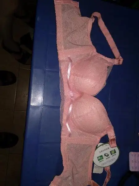 现有各式女式文胸,女人心店铺库存,有意回收者请电联