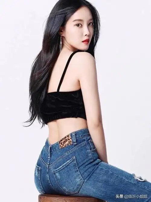 朴孝敏,女团出道的性感美女,二代颜值女神,不管是颜值还是气质都无可