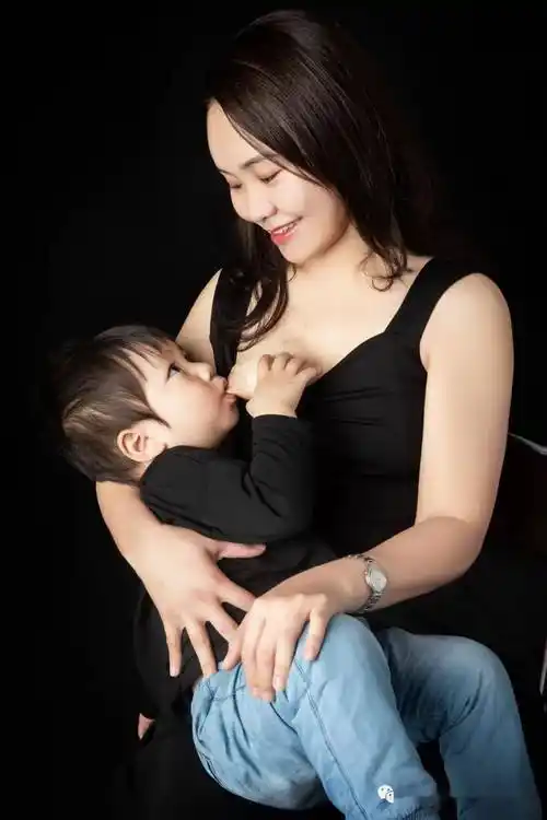 图片来源:国际母乳会中国图片库(图文无关)现在我的宝宝只需要在临