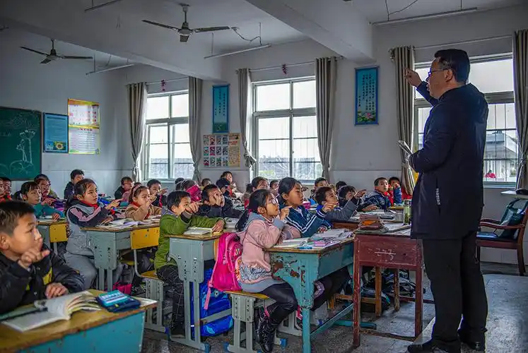 《师生互动》-"我和我的祖国"摄影类征稿区-大众摄影网 -