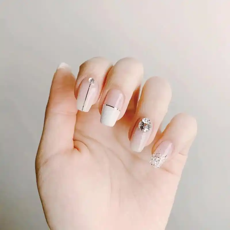 法式美甲 #亮钻美甲#格子美甲 #美甲图片  - 抖音