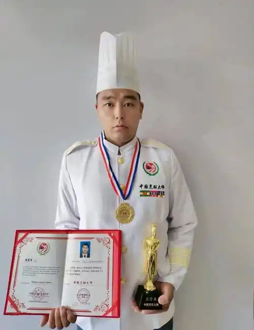 2019年5月15日获得全国烹饪高级营养师证书.