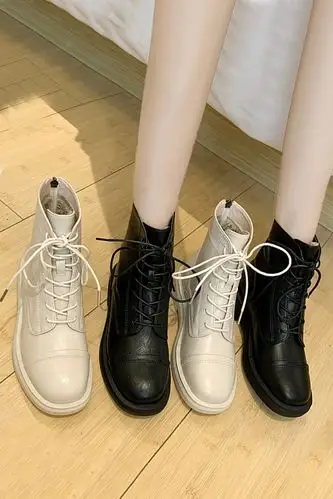 米色马丁靴女2020冬季新款百搭英伦风短靴女加绒靴子女机车靴