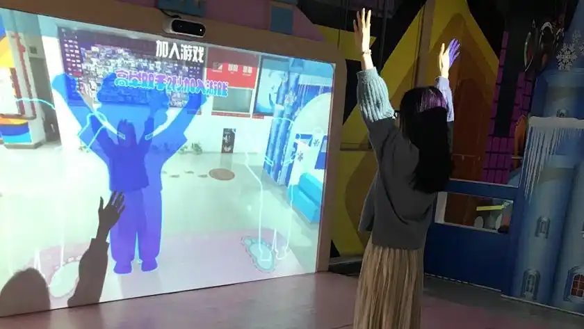 体感投影互动中的游戏互动软件展示内容