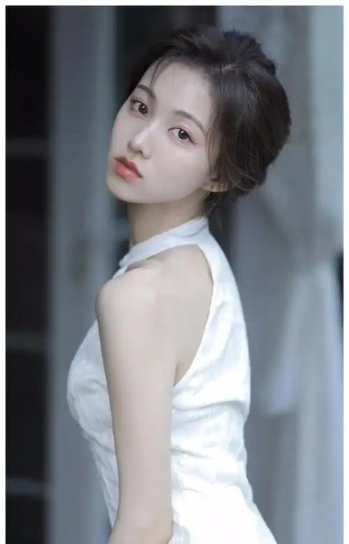 杨茗茗的写真图集笑容让人心动曾经惊艳的她为何从央视辞职