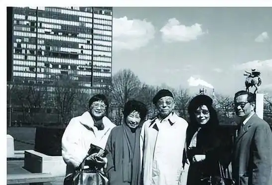 张学良重获自由后立即飞到纽约去见一位女人这个女人是啥身份