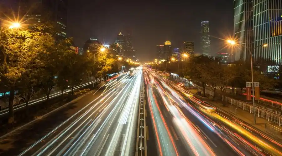 高清晰车流夜景壁纸