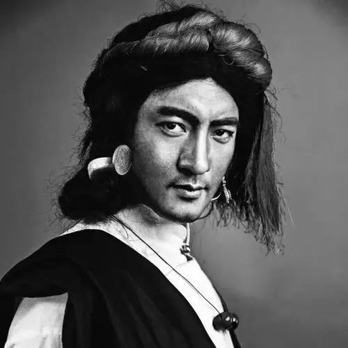 藏族歌手勒毛措