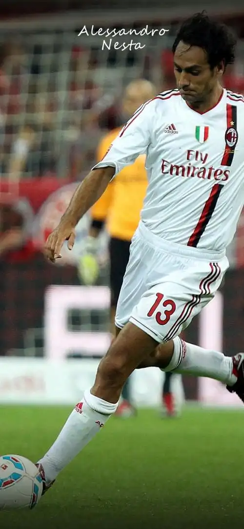 每日足球帅图内斯塔优雅手机壁纸精选part4