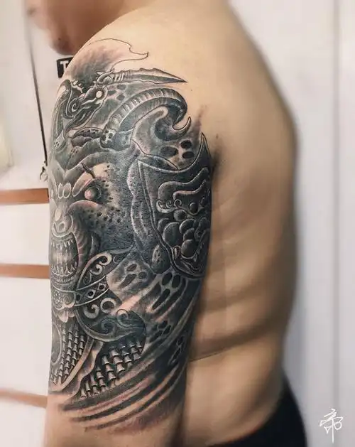 大臂刑天遮盖老纹身纹身图片_手臂纹身图案