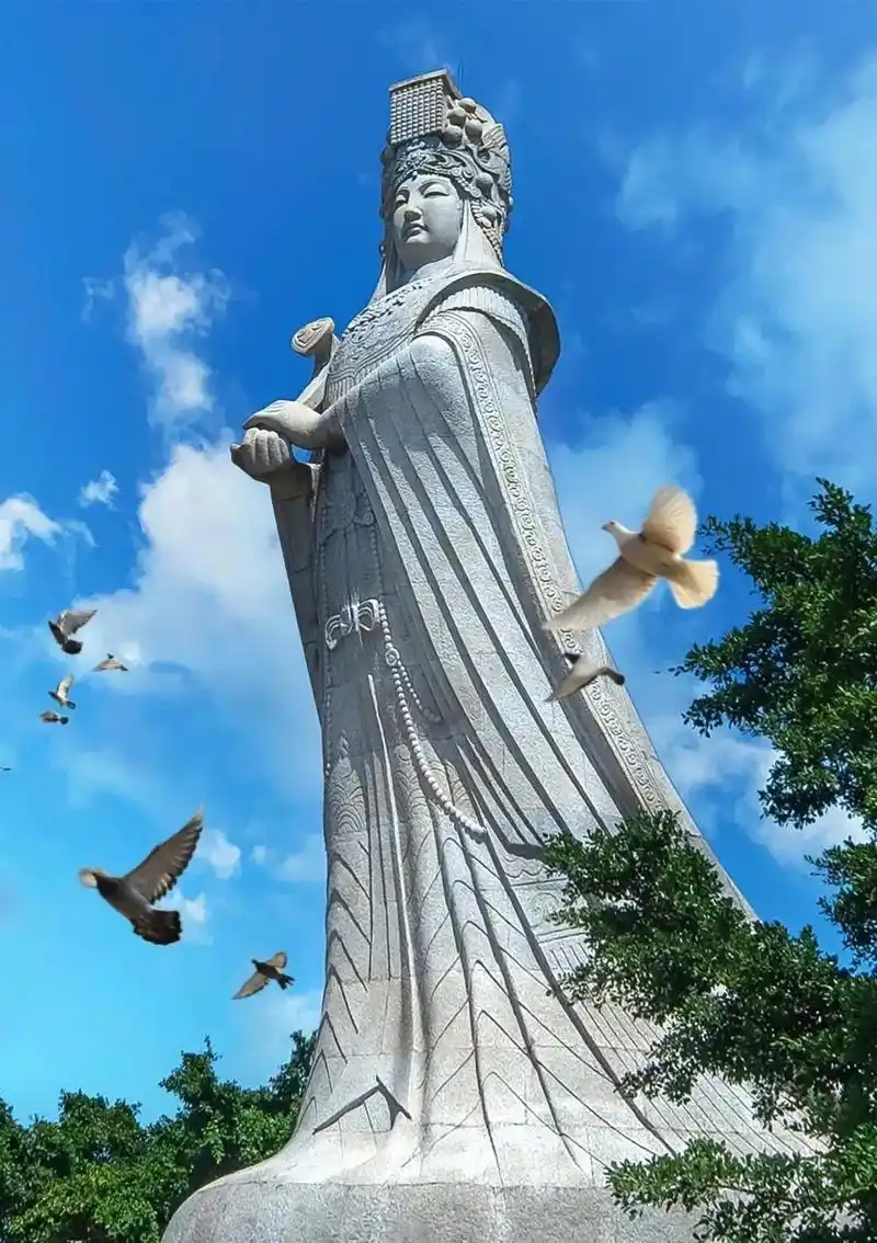 妈祖,亦称"天妃""天后",俗称"海神娘娘",是传说中掌管海 - 抖音