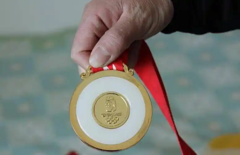 北京奥运会"金镶玉":火灾之后带子都没断,真材实料含金量高_奖牌_中国