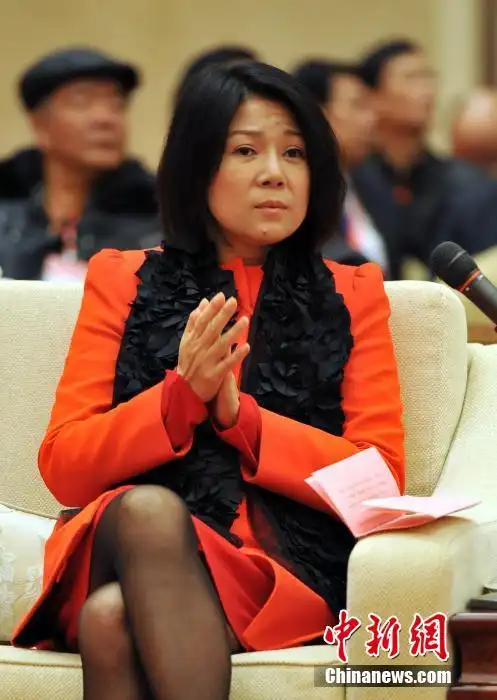 12月8日,毛泽东外孙女孔东梅出席井冈山纪念毛泽东诞辰120周年座谈会.
