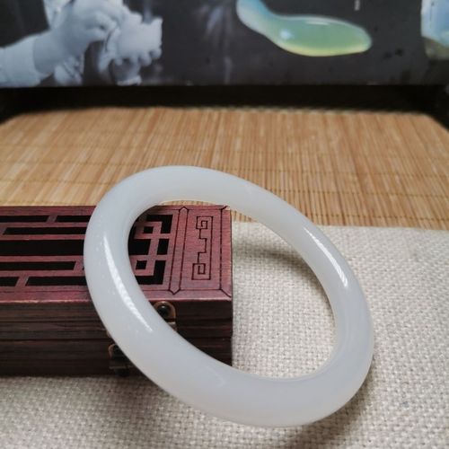 阿富汗汉白玉手镯,圆条圈口57.5,镯宽10厚9.2mm