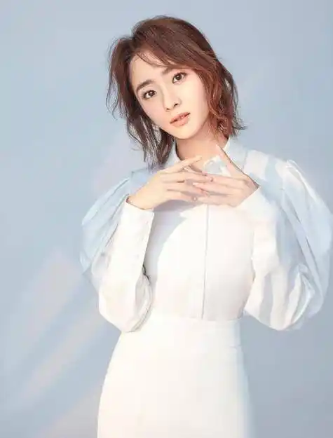 原创胡冰卿演了无数女主角还没火看她的造型你很容易得到答案