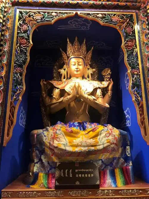 寺庙大殿内的高清佛像(广仁寺1康熙敕建唯一的绿度母主道场)(17)