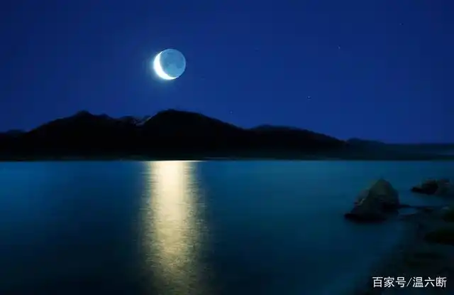 从酒馆出来,直奔二十四桥,想去寻得月夜美景.