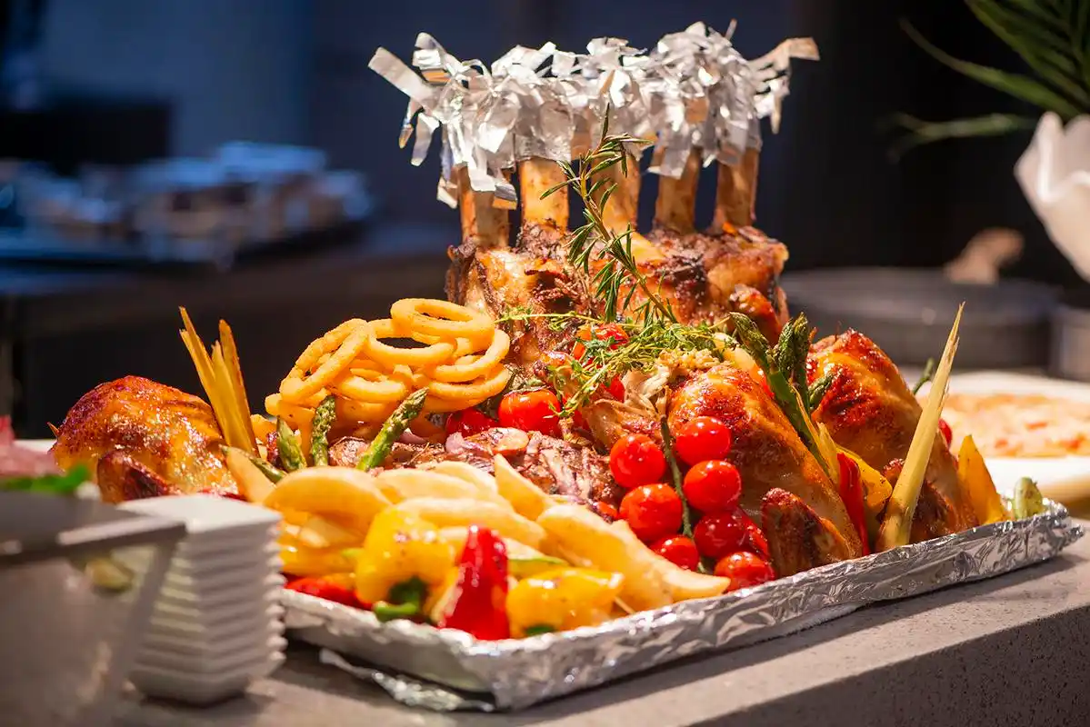 美食季 | 重庆希尔顿逸林酒店西餐厅自助晚餐全新升级