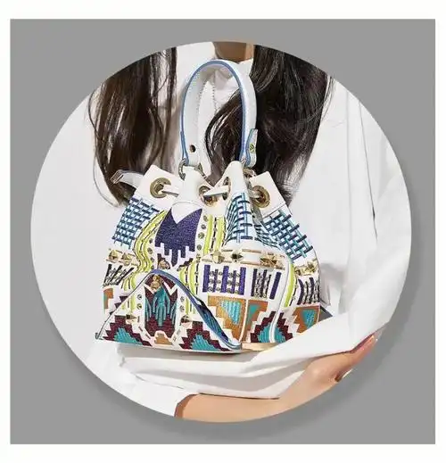 明治女包新品到店