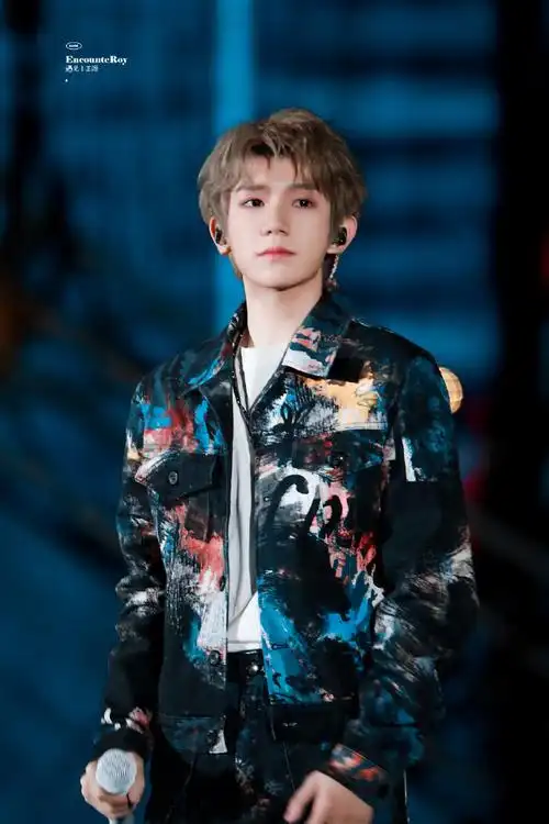 #五月天王源唱如果我们不曾相遇##谢谢王源的站姐#