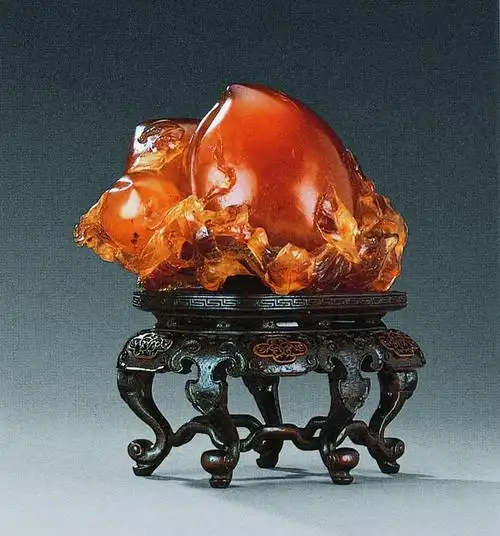 0974 清 琥珀寿桃摆件