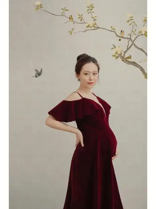九个月的孕照