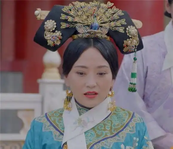 孝恭仁皇后乌雅氏的出身十分之高,其祖上世代为官而且官职不低.