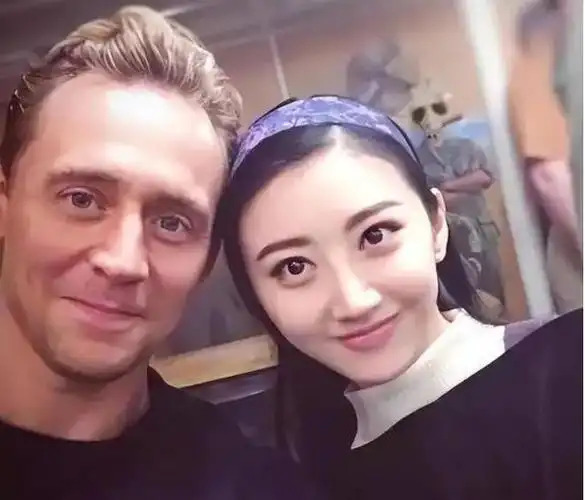 就连当初敢畅所欲言抨击娱乐圈的国民老公王思聪,在讨论到景甜话题的