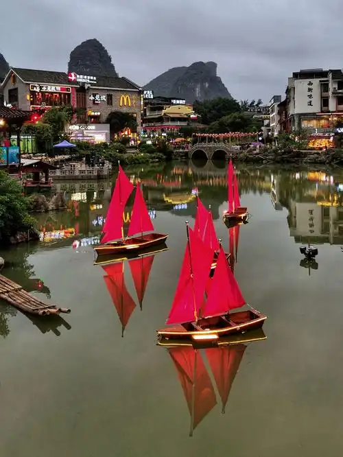 行摄广西一阳朔西街夜景