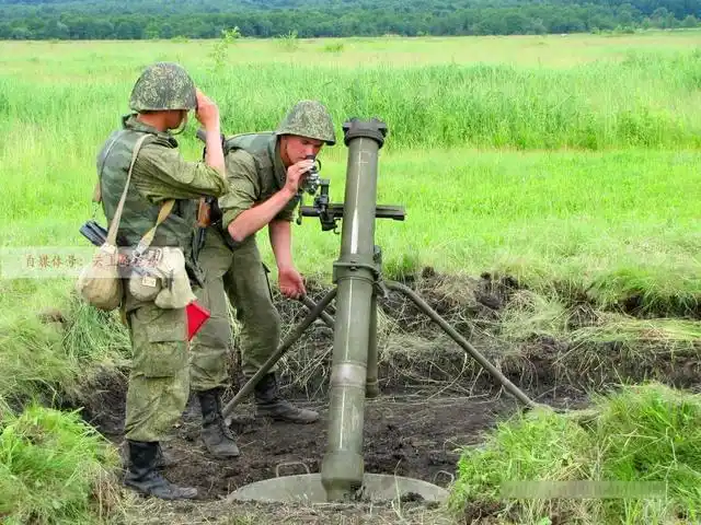 苏联120毫米迫击炮有多重至少需要3个人来搬