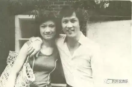 从上面的图片,我们能够看出史倩予年轻的时候,非常漂亮,身材很好.