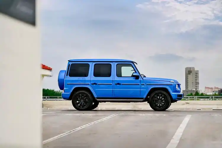 梅赛德斯-奔驰g500