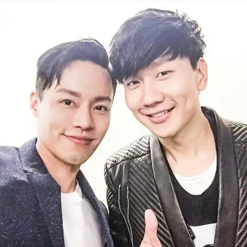 khielsxalvingoh慈善展feat林俊杰