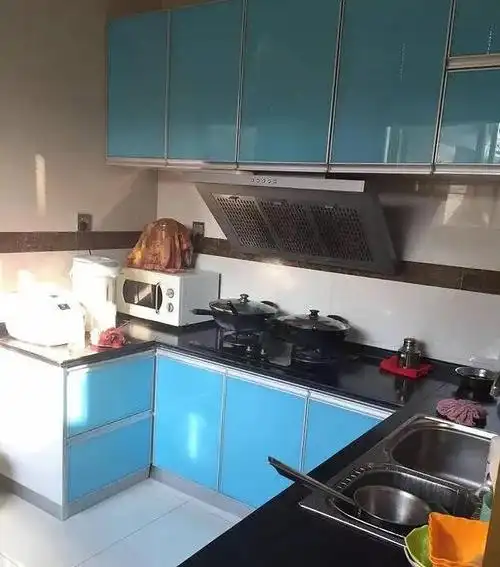 休假回农村老家,晒晒家里橱柜土灶城农结合版厨房!_手机搜狐网