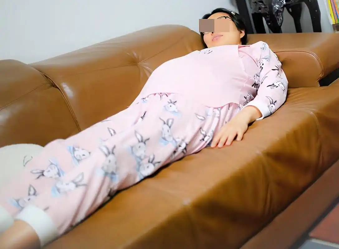 因为怀孕之后,孕妇增大的子宫会 影响到下腔静脉.