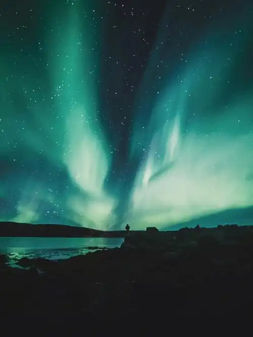 传说,恋人只要一起看到极光92,就会一生幸福于是乎,太多的小情侣们