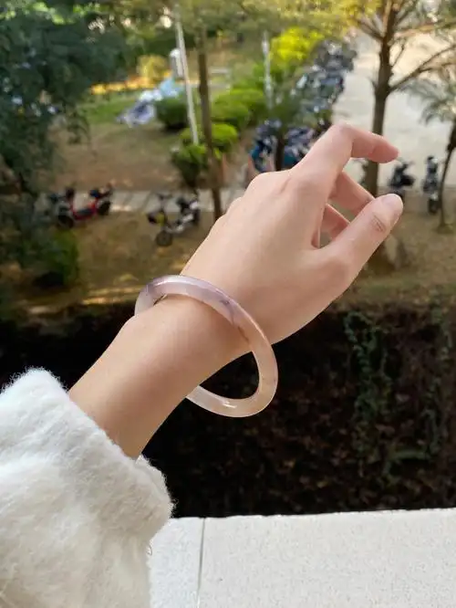 入手的第一只金丝玉手镯