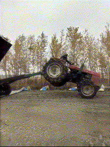 拖拉机吓人厉害gif动图_动态图_表情包下载_soogif