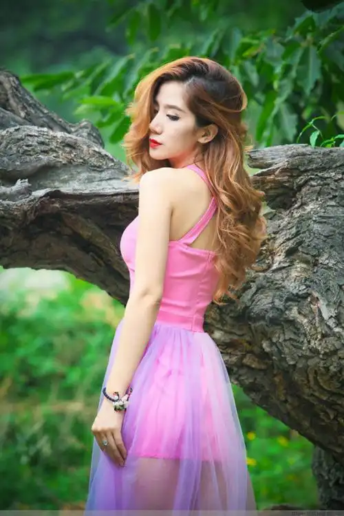 【人像摄影】含苞待放的妹子 -- 清纯美女 -- 粉色薄纱长裙 - 金罗店