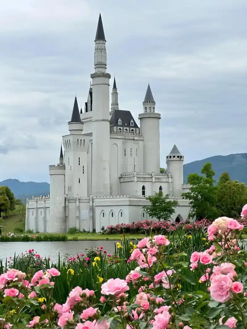 成都周边|有座在逃公主的"迪斯尼城堡"