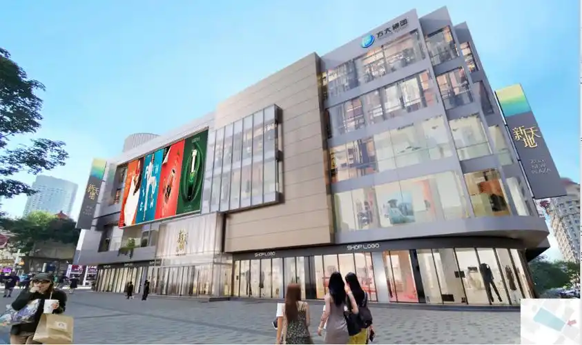 在滨江道上,友谊新天地广场占据核心位置,自2005年开业以来就成为滨江