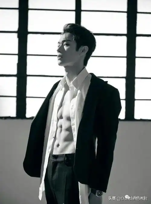 甄嬛传傅恒许凯腹肌照火上热搜这公狗腰是认真的吗