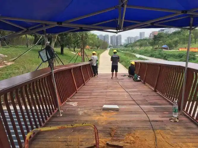 木栈桥栏杆扶手安装:北岸g1区.