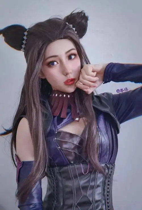 史莱克三美全新cos,朱竹清全方位还原,却不及被官方认可的小舞