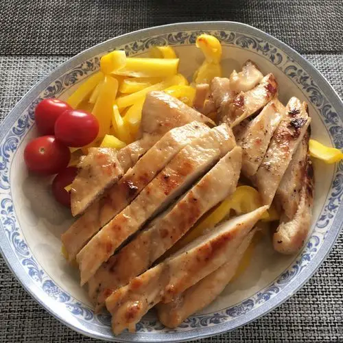 大头亘做的酷炫屌炸天好吃的煎鸡胸肉(香蒜蜂蜜煎鸡胸肉)