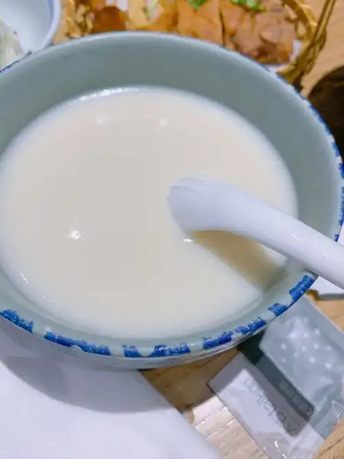 热豆浆,咖喱粉丝汤,蛋汁大排99屋里厢菜饭98蛋丝鸡汤04菜包