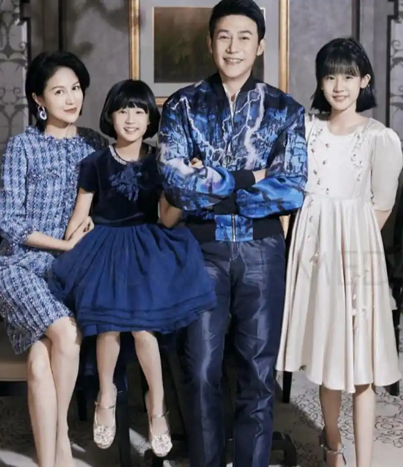 陆毅为鲍蕾庆祝47岁生日,也太甜蜜了吧,贝儿身高看着真的高!