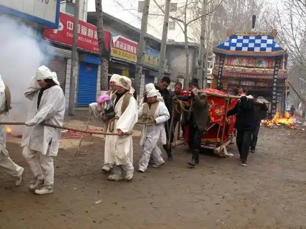 农村死人后操办葬礼的一些规矩你知道吗,流传千年