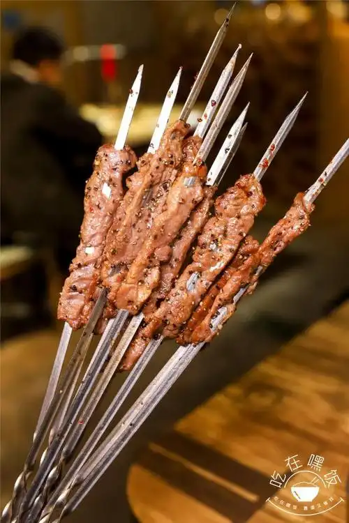 顾乡藏着的特色瓦缸烤串霸气巨型大缸300高温炙烤59折开撸