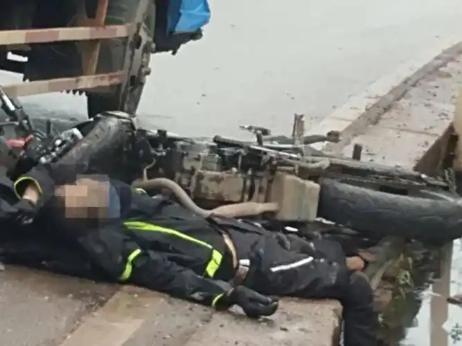 今天太平环城路那罩路口处车祸,一男子当场死亡